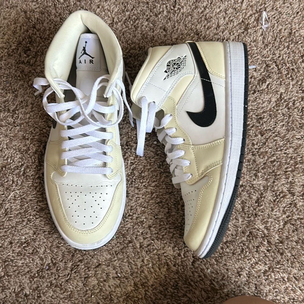 Cream, Air Jordan, 9.5 women’s